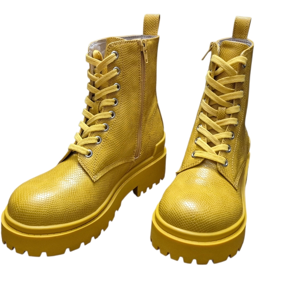 NWOT Urban Outfitters Brody Mono Yellow Lace-Up Ankle Boots